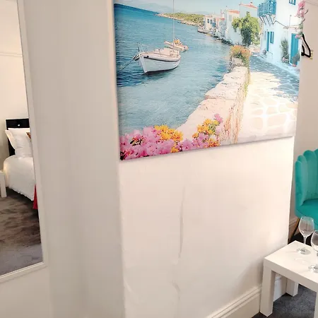 בית נופש Lucky 7 - Ideal For Trade & Family - 2 Bedrooms - 2 Beds - Max 4 Guests - Close To Bae, Docks, District, Beaches