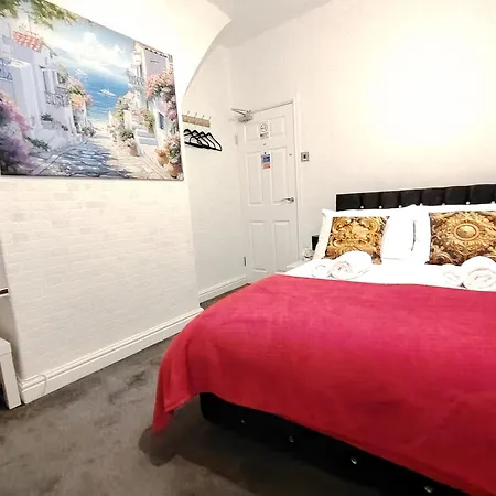 Lucky 7 - Ideal For Trade & Family - 2 Bedrooms - 2 Beds - Max 4 Guests - Close To Bae, Docks, District, Beaches בית נופש *