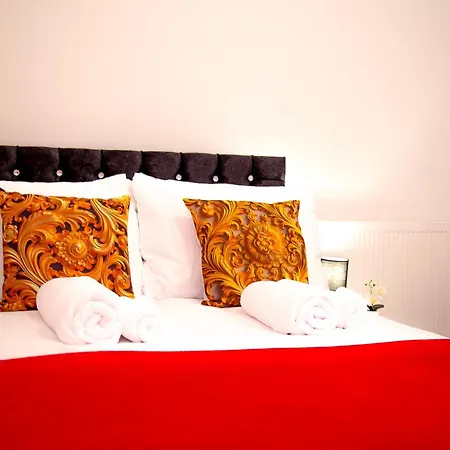 Lucky 7 - Ideal For Trade & Family - 2 Bedrooms - 2 Beds - Max 4 Guests - Close To Bae, Docks, District, Beaches