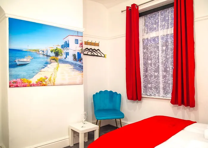 Casa de Férias 7 - Near Bae, Docks, District - Ideal For Trade & Family - 2 Bedrooms - One Double Bed In Each Bedroom - Max 4 Guests Barrow-in-Furness