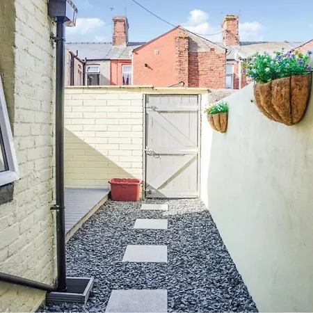 Lucky 7 - Ideal For Trade & Family - 2 Bedrooms - 2 Beds - Max 4 Guests - Close To Bae, Docks, District, Beaches