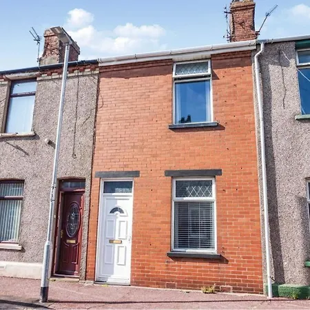 Holiday home Lucky 7 - Ideal For Trade & Family - 2 Bedrooms - 2 Beds - Max 4 Guests - Close To Bae, Docks, District, Beaches