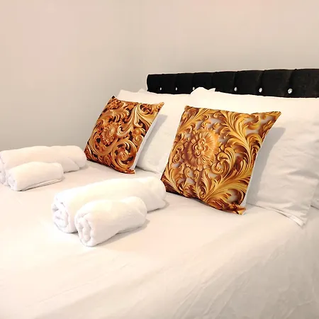 Lucky 7 - Ideal For Trade & Family - 2 Bedrooms - 2 Beds - Max 4 Guests - Close To Bae, Docks, District, Beaches Barrow-in-Furness