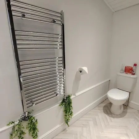 Lucky 7 - Ideal For Trade & Family - 2 Bedrooms - 2 Beds - Max 4 Guests - Close To Bae, Docks, District, Beaches Hébergement de vacances Barrow-in-Furness