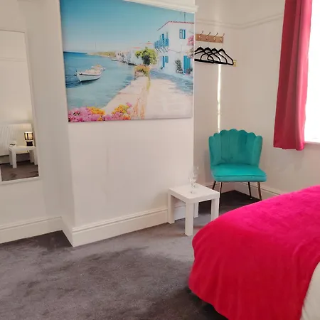 Hébergement de vacances Lucky 7 - Ideal For Trade & Family - 2 Bedrooms - 2 Beds - Max 4 Guests - Close To Bae, Docks, District, Beaches Barrow-in-Furness