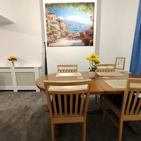 Lucky 7 - Ideal For Trade & Family - 2 Bedrooms - 2 Beds - Max 4 Guests - Close To Bae, Docks, District, Beaches *