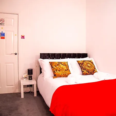 Lucky 7 - Ideal For Trade & Family - 2 Bedrooms - 2 Beds - Max 4 Guests - Close To Bae, Docks, District, Beaches