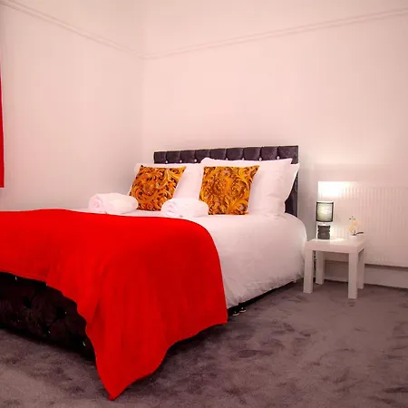 Lucky 7 - Ideal For Trade & Family - 2 Bedrooms - 2 Beds - Max 4 Guests - Close To Bae, Docks, District, Beaches Hébergement de vacances