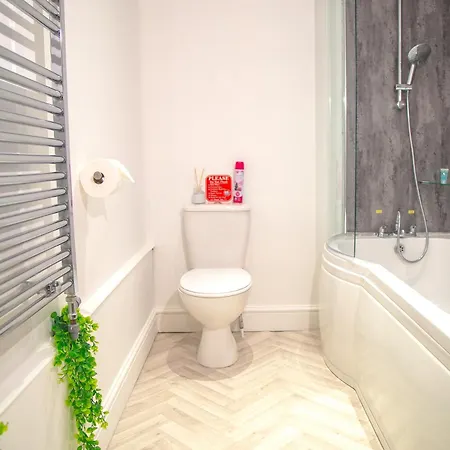 Ferienhaus Lucky 7 - Near Bae, Docks, District - Ideal For Trade & Family - 2 Bedrooms - One Double Bed In Each Bedroom - Max 4 Guests *
