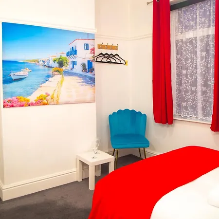 Hébergement de vacances Lucky 7 - Ideal For Trade & Family - 2 Bedrooms - 2 Beds - Max 4 Guests - Close To Bae, Docks, District, Beaches