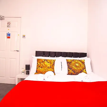 Сasa de vacaciones 7 - Near Bae, Docks, District - Ideal For Trade & Family - 2 Bedrooms - One Double Bed In Each Bedroom - Max 4 Guests *