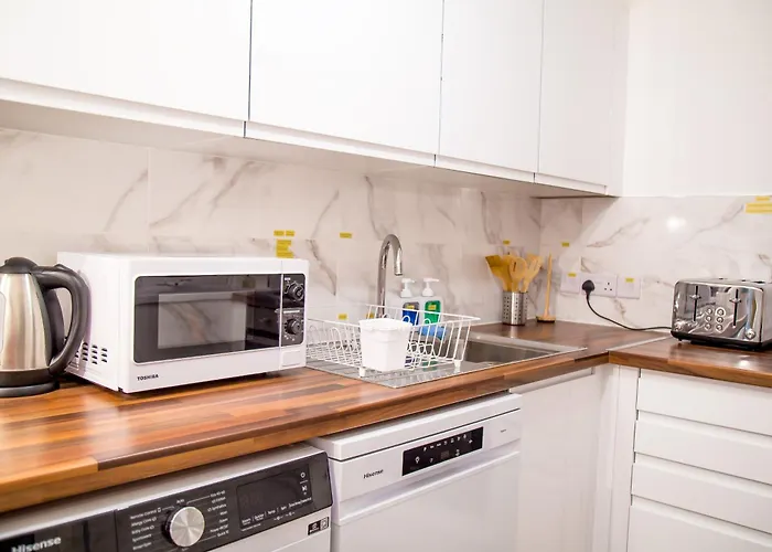 Barrow 7 - Near Bae, Docks, Lake District - Ideal For Trade & Family - 2 Bedrooms - One Double Bed In Each Bedroom - Max 4 Guests Holiday home Barrow-in-Furness