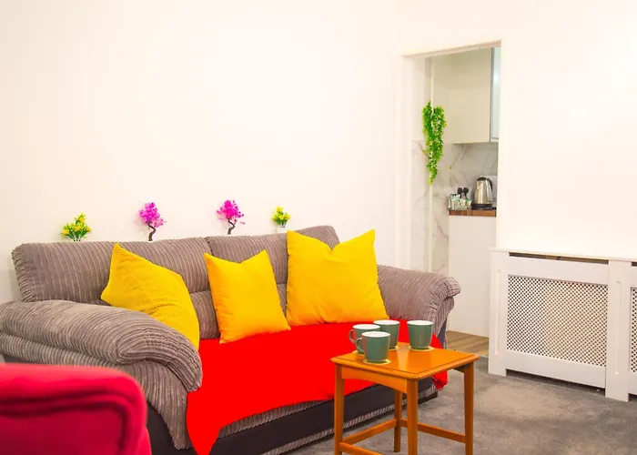 7 - Near Bae, Docks, District - Ideal For Trade & Family - 2 Bedrooms - One Double Bed In Each Bedroom - Max 4 Guests Dom wakacyjny Barrow-in-Furness