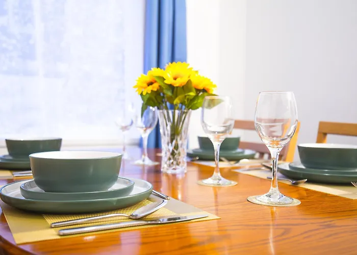 Barrow 7 - Near Bae, Docks, Lake District - Ideal For Trade & Family - 2 Bedrooms - One Double Bed In Each Bedroom - Max 4 Guests *