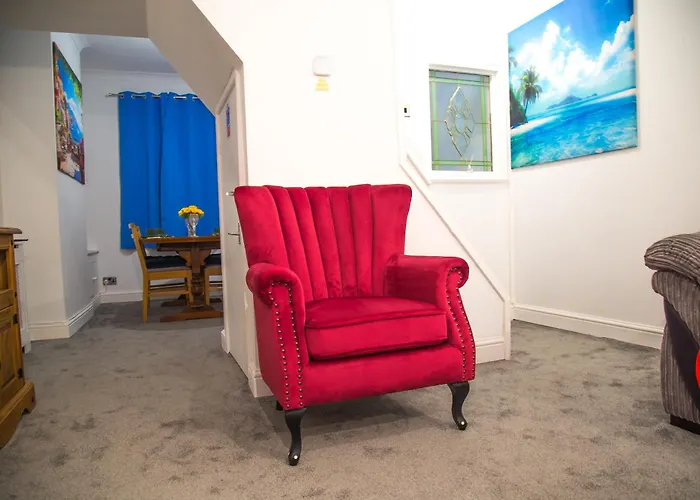 Barrow 7 - Near Bae, Docks, Lake District - Ideal For Trade & Family - 2 Bedrooms - One Double Bed In Each Bedroom - Max 4 Guests *