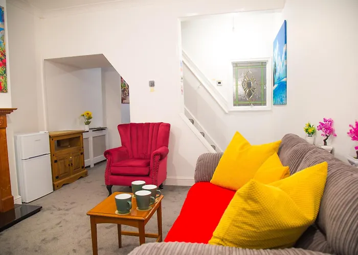 Holiday home Barrow 7 - Near Bae, Docks, Lake District - Ideal For Trade & Family - 2 Bedrooms - One Double Bed In Each Bedroom - Max 4 Guests *