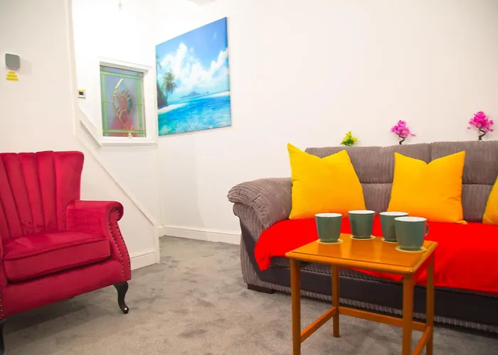 7 - Near Bae, Docks, District - Ideal For Trade & Family - 2 Bedrooms - One Double Bed In Each Bedroom - Max 4 Guests Barrow-in-Furness