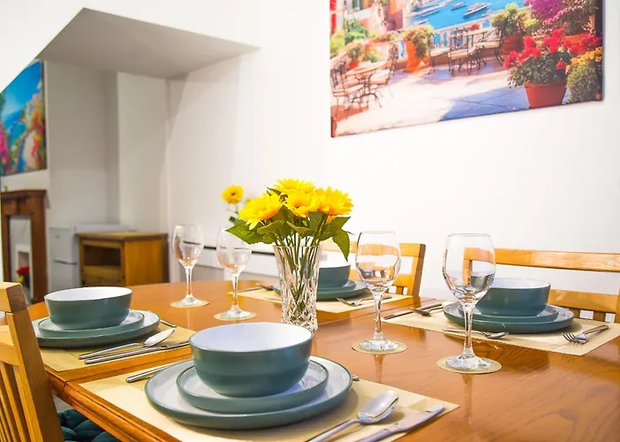 Barrow 7 - Near Bae, Docks, Lake District - Ideal For Trade & Family - 2 Bedrooms - One Double Bed In Each Bedroom - Max 4 Guests