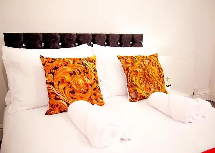 7 - Near Bae, Docks, District - Ideal For Trade & Family - 2 Bedrooms - One Double Bed In Each Bedroom - Max 4 Guests Dom wakacyjny *