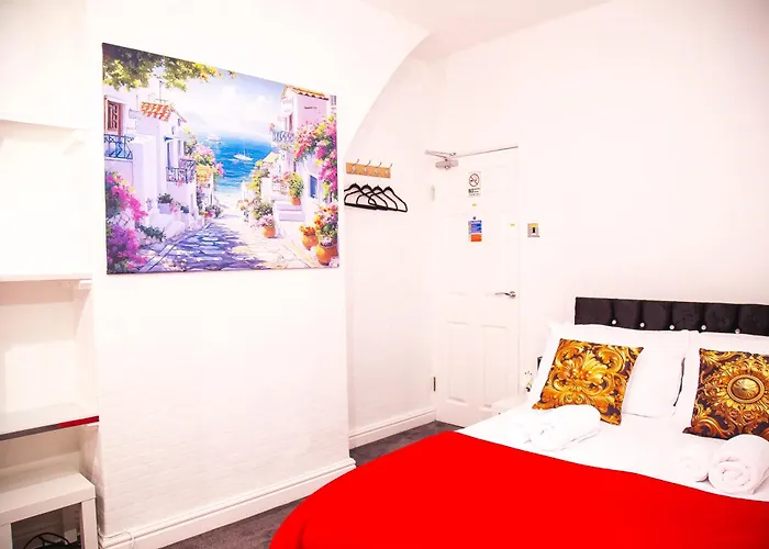 Dom wakacyjny 7 - Near Bae, Docks, District - Ideal For Trade & Family - 2 Bedrooms - One Double Bed In Each Bedroom - Max 4 Guests Barrow-in-Furness