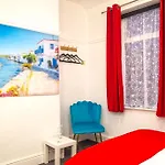 Prázdninový dům Lucky 7 - Near Bae, Docks, District - Ideal For Trade & Family - 2 Bedrooms - One Double Bed In Each Bedroom - Max 4 Guests Barrow-in-Furness