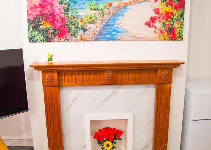 Semesterbostad 7 - Near Bae, Docks, District - Ideal For Trade & Family - 2 Bedrooms - One Double Bed In Each Bedroom - Max 4 Guests Barrow-in-Furness